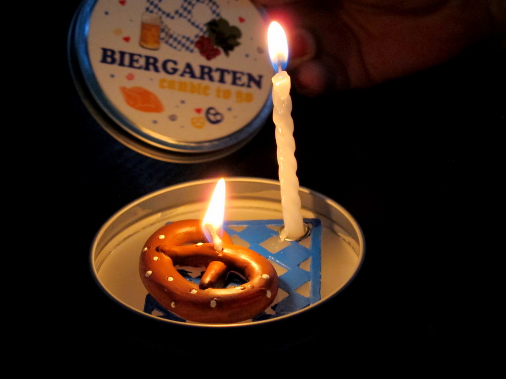 Bayerisches 'Biergarten candle to go' - hat den Abend durchgehalten! 