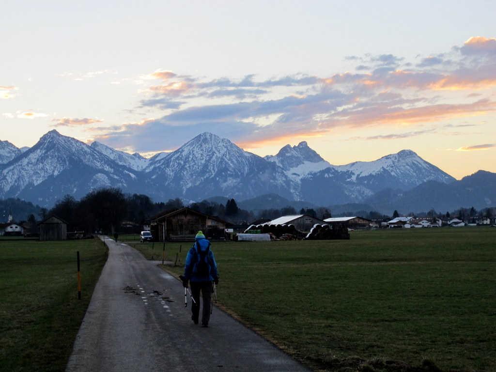 Kurz vor Schwangau, der Tag beschert uns einen tollen Abendhimmel