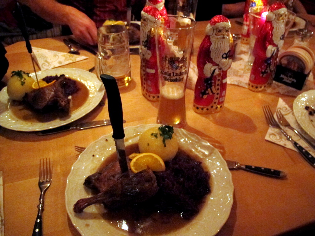 Zwischen Suppe und Hauptgang kam der Nikolaus (Klaus) und offensichtlich waren wir alle brav ;-)