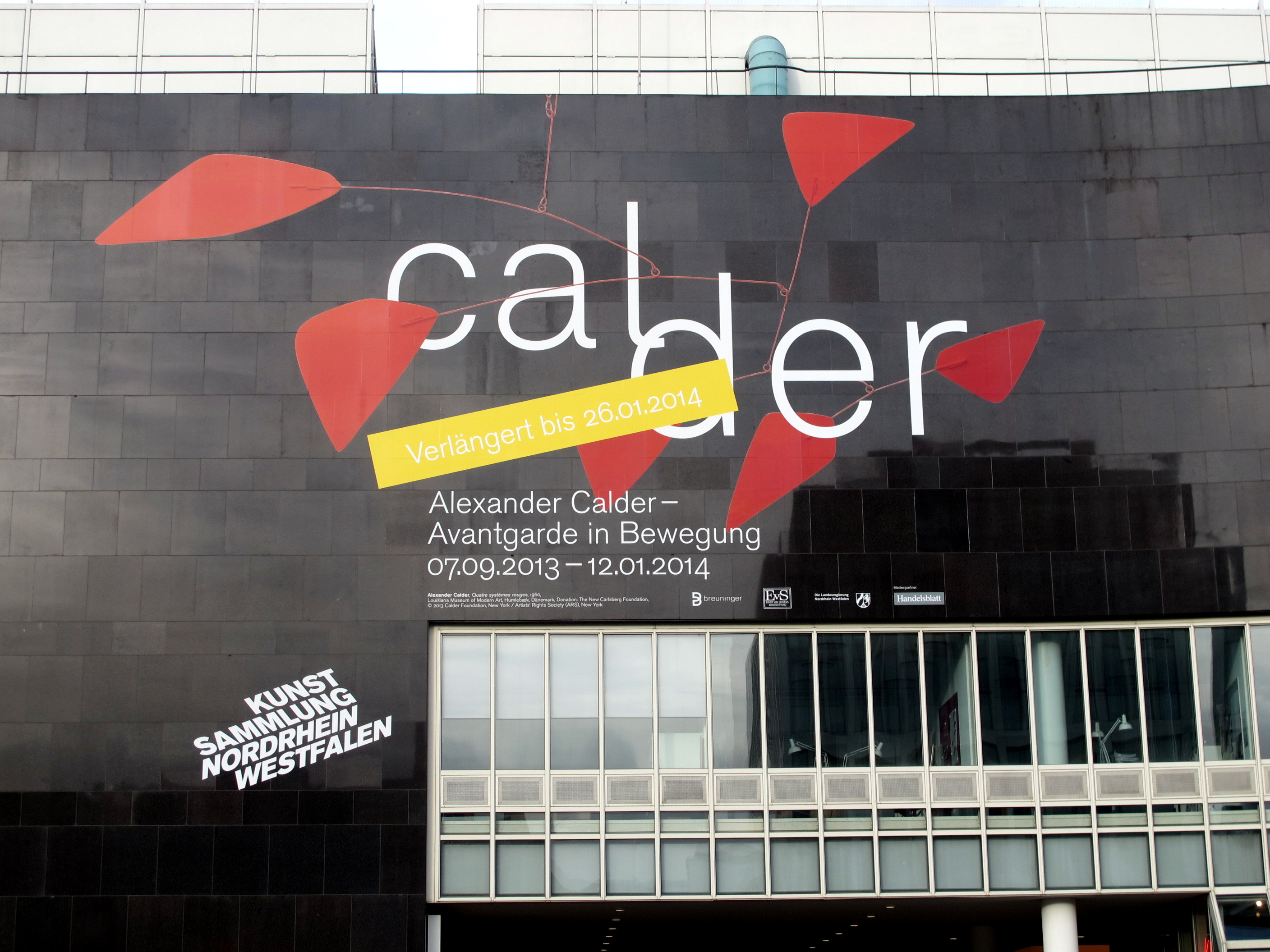 Alexander Calder und Tomás Saraceno in der Kunstsammlung NRW Düsseldorf
