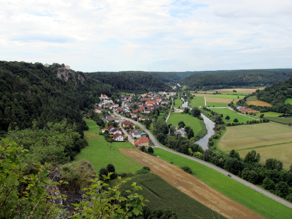 Blick zurück auf Arnsberg mit Burg