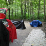 Auch das gehört zum Campen: nach einer Regennacht die Zelte trocknen.
