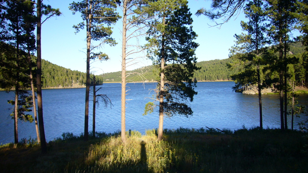 Der wunderschöne Blick am Sheridan Lake Campground entschädigt ein bisschen für die biterkalte Nacht und die hohen Preise dort